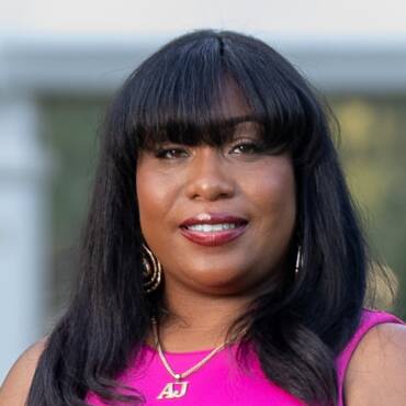 Dr. Kendra Flores-Carter, DSW
